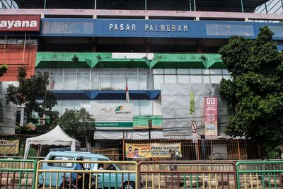 FOTO: Pedagang Positif Corona, Pasar Palmerah Ditutup Sementara
