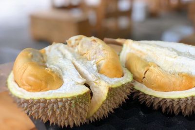 Gak Cuma Bau! Ternyata Ini 5 Penyebab Orang Gak Suka Makan Durian