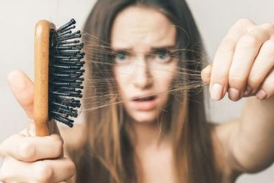 6 Tips Mudah untuk Cegah Rambut Rontok
