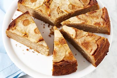 17 Ide Nama Usaha Cake Apel yang Unik dan Estetik