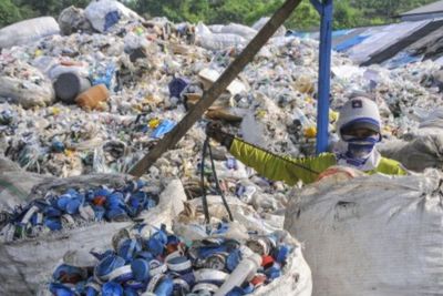 Pariwisata Laut Indonesia Terganggu Akibat Sampah Plastik