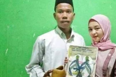 Viral Pernikahan Maharnya Sandal Jepit dan Air Putih, Netizen Salfok ke Pengantin Wanita