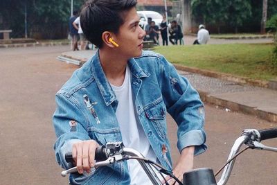 Setelah Jadi Dilan dan Minke, Iqbaal Ramadhan Bakal Berperan sebagai Burung Perkutut