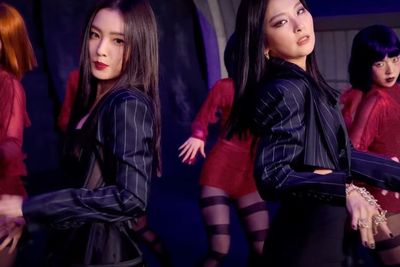 VIDEO: Irene dan Seulgi RED VELVET Tampil Gothic dan Sangar di MV Monster