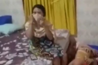 Viral Video Istri Gerebek Suami Indehoi dengan Pelakor di Kamar Kos, Pelakor Tak Berkutik