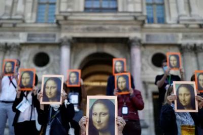Di Paris, Puluhan Pemandu Wisata Unjuk Rasa Pakai Foto Mona Lisa