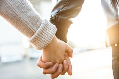 Lakukan Hal Ini untuk Sedikit Lapangkan Hati saat Cinta Tak Direstui Orang Tua