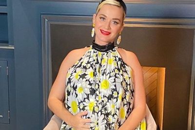 Katy Perry Terciduk Jajan di Kaki Lima di Jakarta