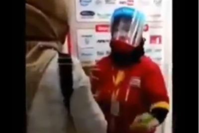 Gaya Bak Sosialita, Wanita Ini Kedapatan Mencuri di Minimarket, Merengek Minta Maaf