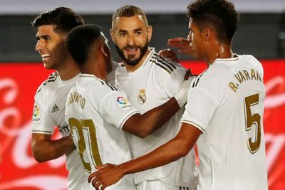 FOTO: Kalahkan Alaves, Real Madrid Menjauh dari Barcelona