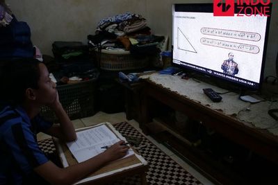 Sistem Belajar Online Diberlakukan, Bagaimana Peran Orang Tua?