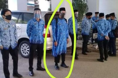 Viral PNS Pakai Baju Korpri Bergaya Gamis dan Celana Cingkrang ala Arab, Kepala BKN Berang