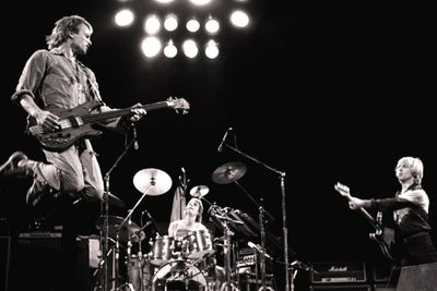 8 Grup Band Format Three-Pieces Terpopuler di Dunia