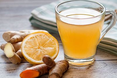 Teh Kunyit dan Hot Lemonade, Racikan Minuman Peningkat Imunitas Tubuh