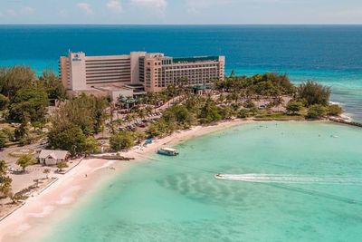 Negara Barbados Tawarkan Program WFH Selama Setahun, Tertarik?