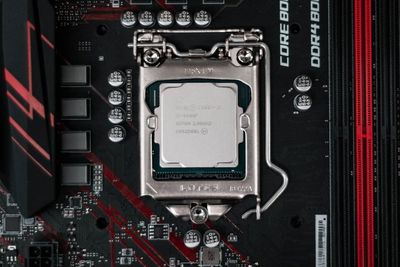 Ikuti Apple, Diprediksi Bakal Banyak Produsen PC Tinggalkan Intel dan AMD!