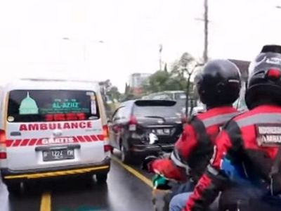 Mengenal Para Bikers Pengawal dan Pembuka Jalan untuk Ambulance