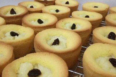 Ngeteh Cantik Ditemani Kue Putu Belanda, Ulala!