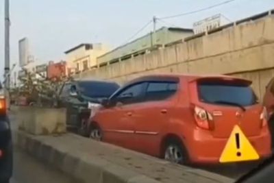 Viral Mobil Nekat Lawan Arah karena Hindari Macet di Tambun, Endingnya Bikin Ngakak
