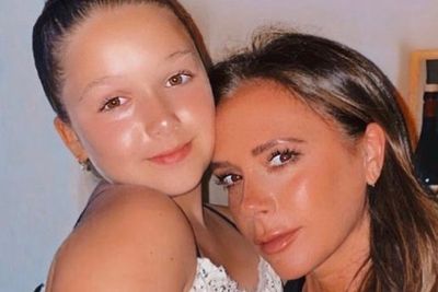 Unggah Foto dengan Putri Kesayangan, Victoria Beckham Tuai Kritikan