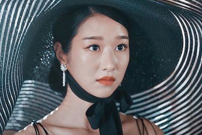 Anting yang Dikenakan Seo Ye Ji di It s Okay to Not Be Okay Seharga Rp 380 juta