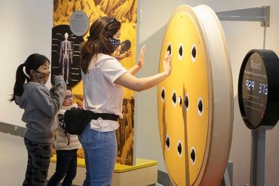 FOTO: Science World Beri Tiket Gratis untuk Tenaga Medis dan Keluarganya