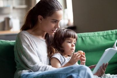 Moms, Perhatikan Hal Ini Sebelum Mencari Babysitter