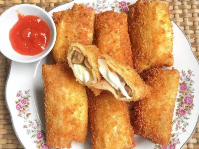 Bikin Risol Mayonaise untuk Stok Camilan di Rumah