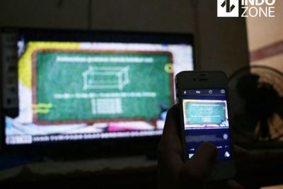 Siswa Tak Punya HP Terpaksa ke Sekolah, DPR Imbau Kemendikbud Pahami Kondisi Lapangan
