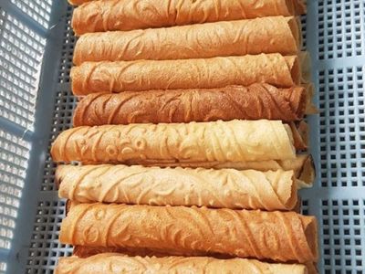 Pengen Ngemil yang Ringan dan Renyah? Bikin Kue Semprong Aja