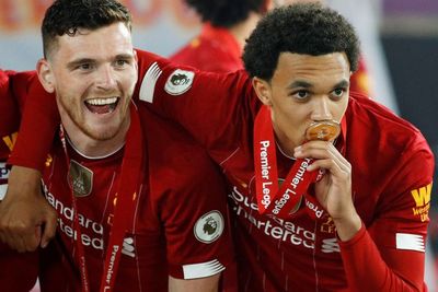 Tak Mudah Bagi Liverpool Cari Pengganti Trent Alexander-Arnold dan Robertson