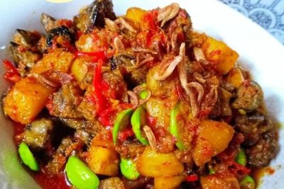 Masak Sambal Goreng Ati Ampela Buat Makan Malam Keluarga