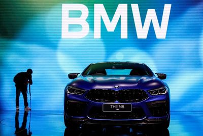 BMW Kian Ngebut di EV, Produksi Tembus 2 Juta Unit
