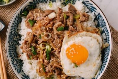 Berikut Resep Praktis Beef Bowl, Yummy!