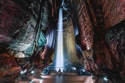 Ruby Falls, Air Terjun Bawah Tanah yang Berusia Puluhan Juta Tahun