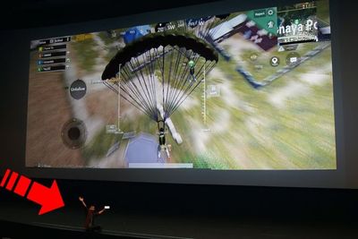 Lihat Aksi David GadgetIn Main Game PUBG Mobile Hingga Mobile Legends dengan Layar Bioskop