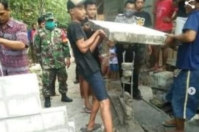 Gegara Tak Pernah Ditegur, Warga Nekat Blokir Jalan, Akhirnya Tembok Dirobohkan