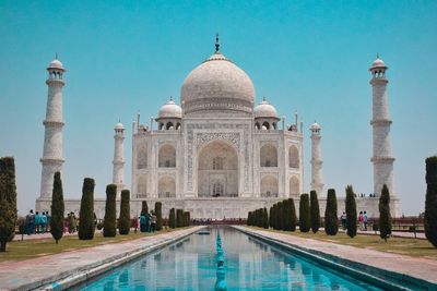 Agra Belum Siap Terima Turis, Taj Mahal Masih Ditutup
