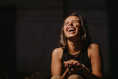 Studi: Tertawa Dapat Mengurangi Stres