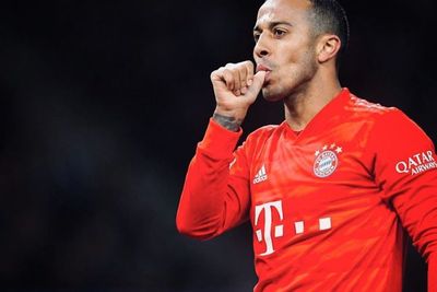Manuel Neuer Harap Bayern Pertahankan Thiago Alcantara