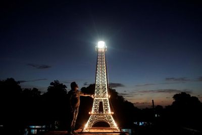 Wah! Kini Havana Punya Menara Eiffel Sendiri