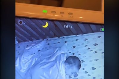 Merinding, Bayi Tidur Sendirian di Kamar, Tiba-tiba Muncul Sosok Menyeramkan di Sampingnya