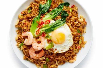 Momen Rose BLACKPINK Makan Nasi Goreng di GBK Bikin Heboh, Intip 5 Fakta Menarik di Balik Lezatnya Kuliner Ini