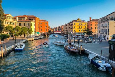 Kapal Pesiar Italia Hindari Berhenti di Venesia
