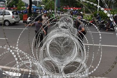 Ratusan Perusuh saat Demo DPR Diamankan Polisi, Bom Molotov Hingga Sajam Jadi Barang Bukti