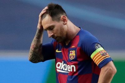 Ferdinand Isyaratkan Messi Pertimbangkan Masa Depannya di Barcelona