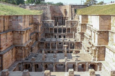 Bangunan Sumur Rani-Ki-Vav, dengan Arsitektur Kuil Terbalik yang Indah di India