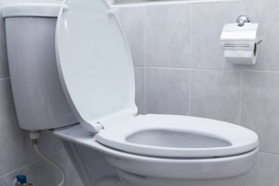 6 Kebiasaan Buruk di Kamar Mandi yang Harus Segera Kamu Hentikan