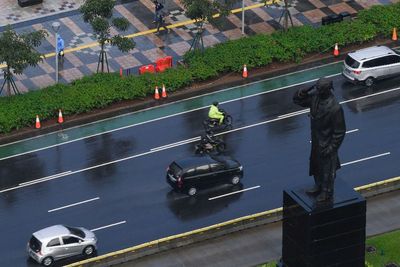 Rencana Pasang Masker di Patung Sudirman, Anies Baswedan Tuai Kritik DPRD