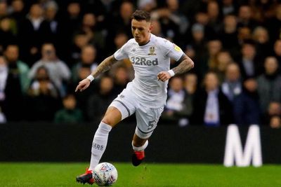 Leeds Ajukan 3 Penawaran untuk Amankan Ben White Secara Permanen